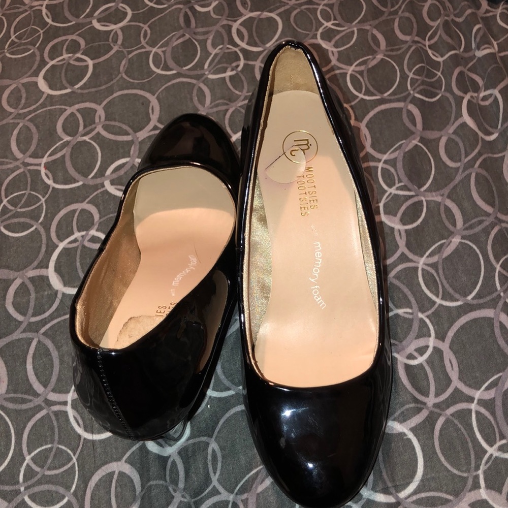 Mootsies Tootsies wedges!